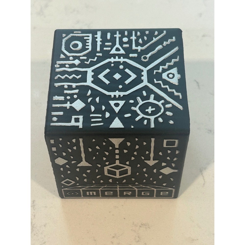Merge‎ Cube Augmented Reality STEM Toy Merge Labs Black Silver AR VR Hologram